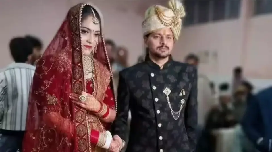 Groom refuses 31 lakh dowry : दहेज के 31 लाख लौटाकर दूल्हे ने उठाया बस 1 रुपया UP Groom refuses 31 lakh dowry