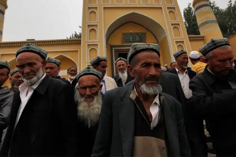 इन मुस्लिमों के बारे में क्यों नहीं बात करती दुनिया? Why no one talk about Uyghur Muslims of China
