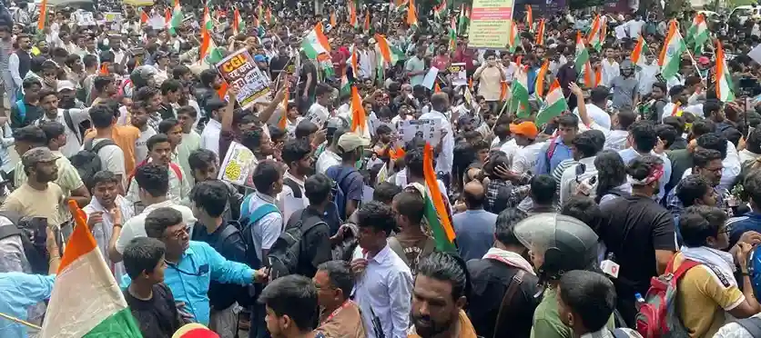 झारखंड में छात्रों के विधानसभा मार्च के दौरान लाठीचार्ज, आंसू गैस के गोले चले Jharkhand Student Protest JPSC Former Chairman Arrest